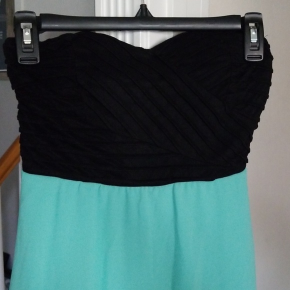 Dress - Picture 2 of 4